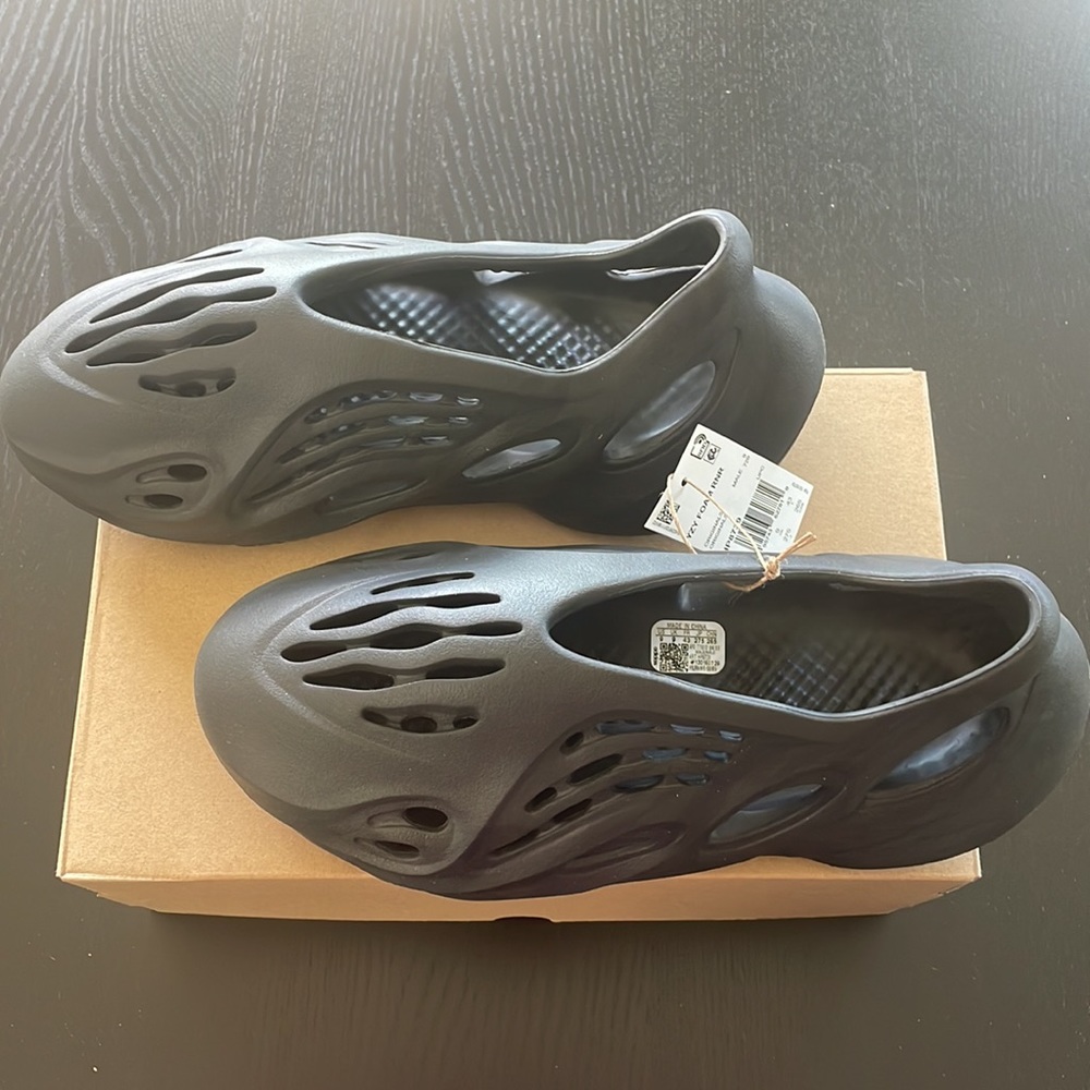 YZY FOAM RNR (Yeezy Foam Runner)